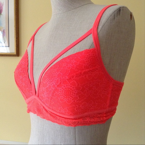 PINK Victoria's Secret Other - VS PINK Medallion Lace Strappy Bralette